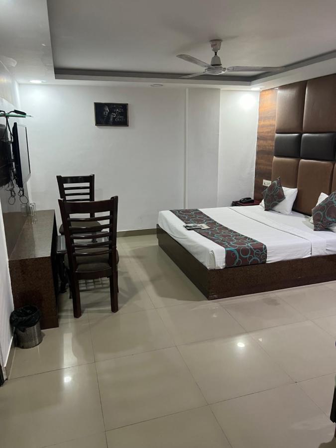 King Delhi Airport Hotel New Delhi Exterior photo